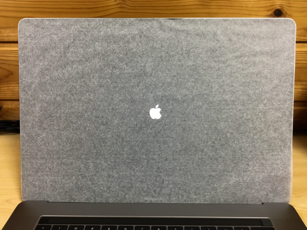 電源が入ったMacBook Pro