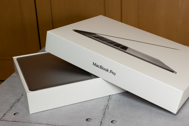 15インチMacBook Pro 2017　開封