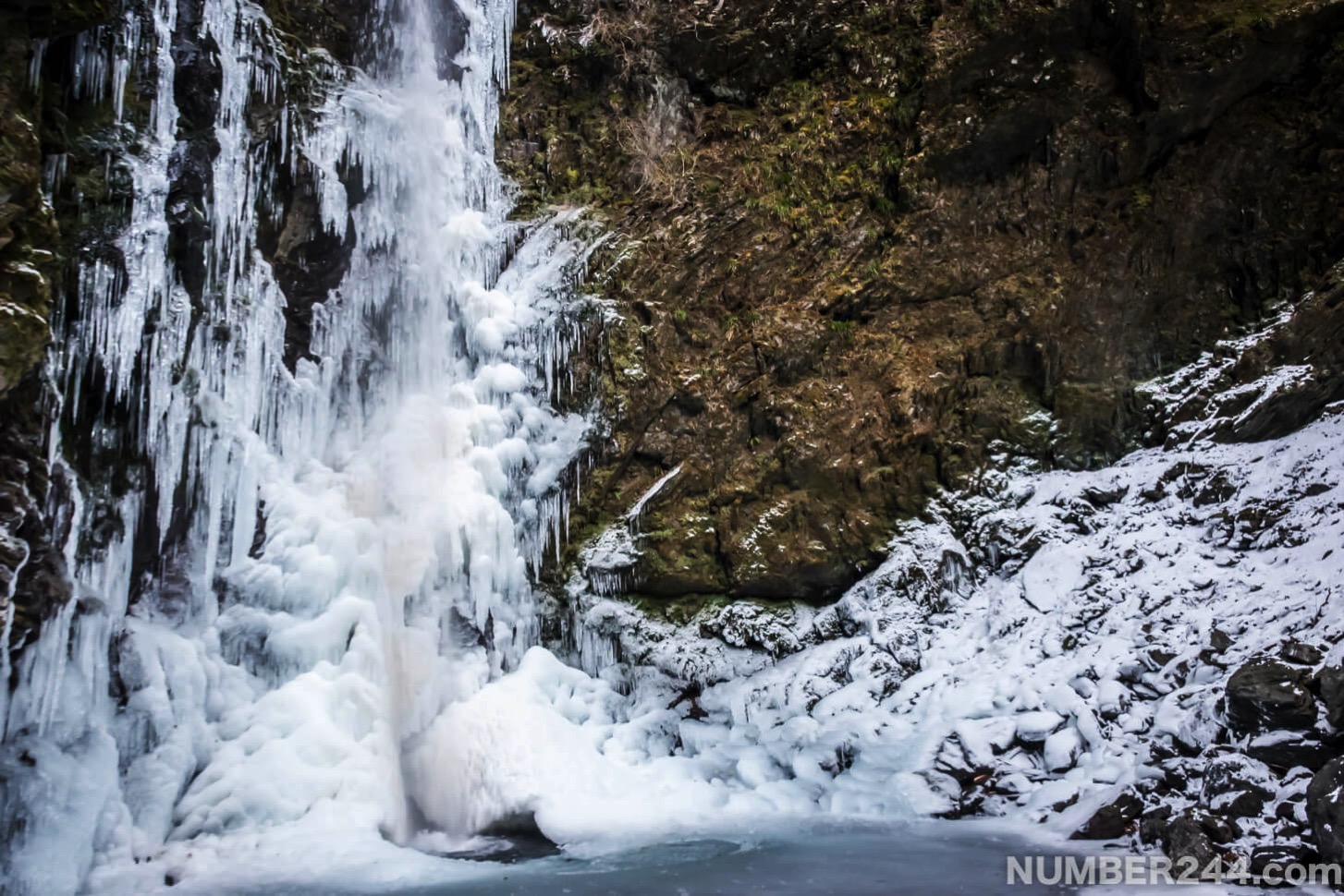 Jintsu waterfall icefall 8