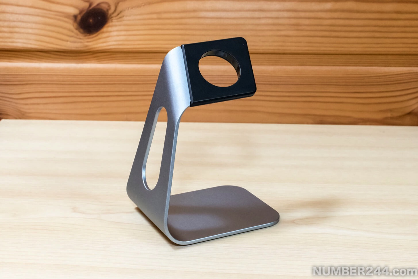 Moobom Apple Watch stand1